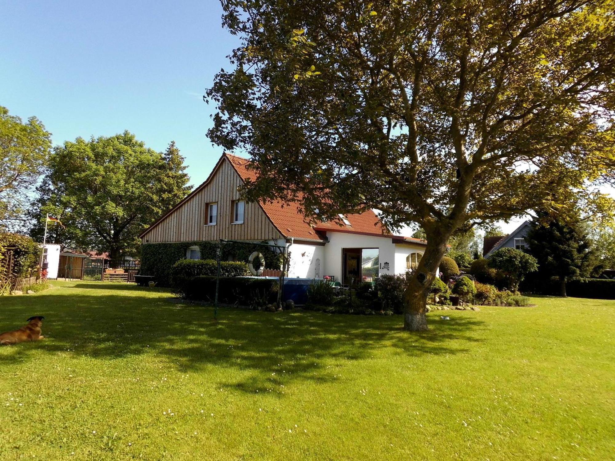 Bungalow Und Ferienwohnung Auf Ruegen Kluis Luaran gambar
