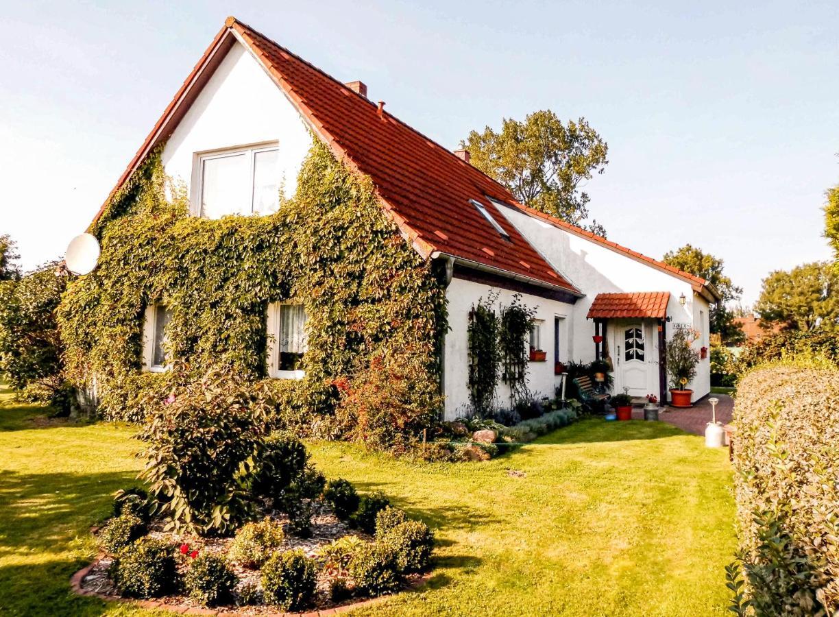Bungalow Und Ferienwohnung Auf Ruegen Kluis Luaran gambar